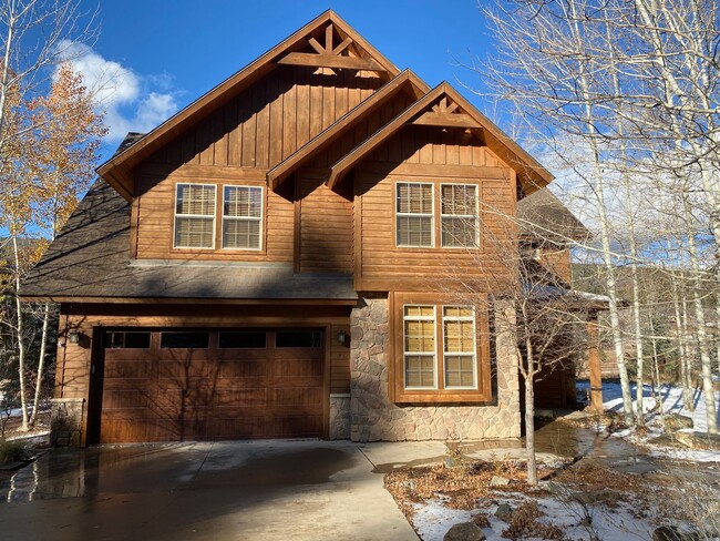 Building Photo - Spacious and Comfortable Colorado Mountain...