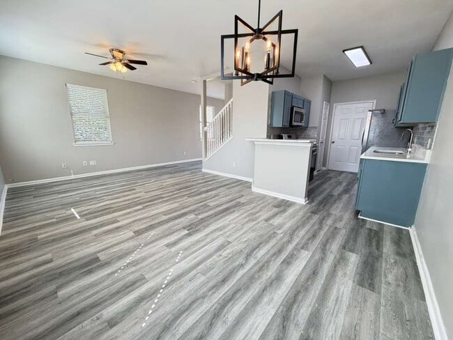 Building Photo - 6427 Waldron Dr