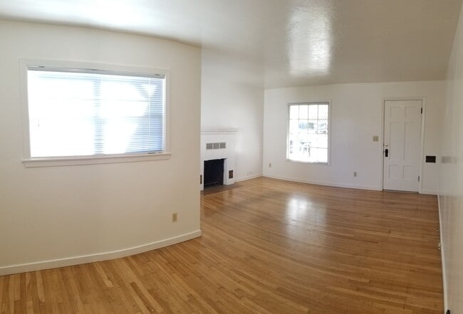 Building Photo - 3 Homes on 1 Lot! 7 Bedroom 4 bath home close to POLY off of Grand Avenue Entrance!!!!