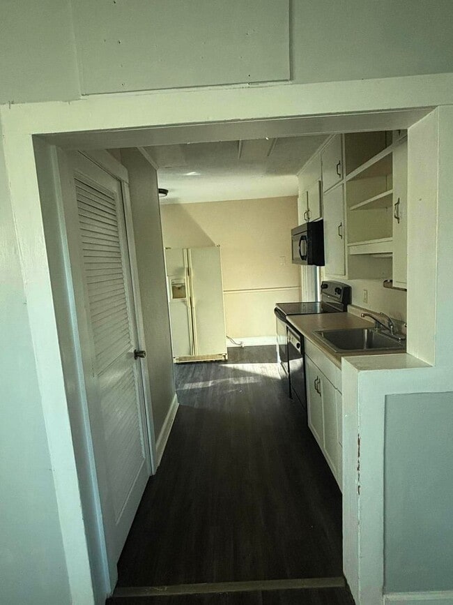 Building Photo - 3 bed 1 bath