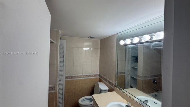Building Photo - 13499 Biscayne Blvd