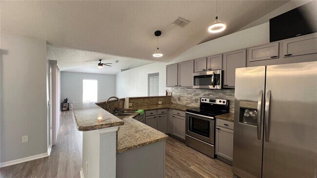 Building Photo - 485 Martigues Dr