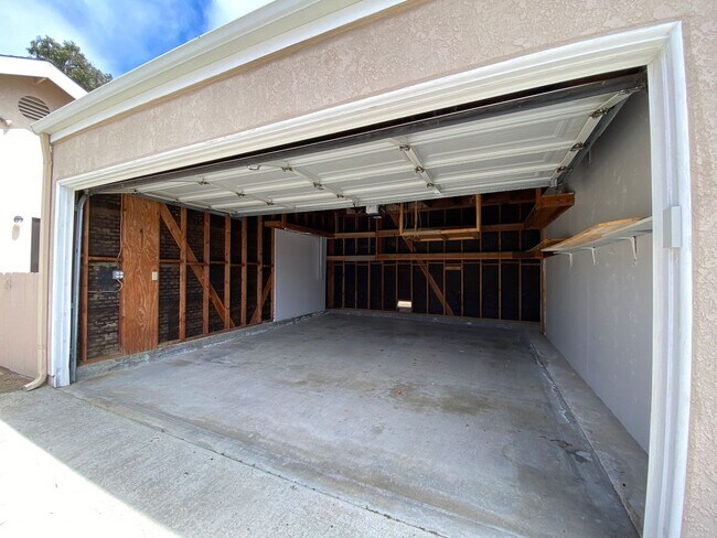 Building Photo - 2632 Jefferson St