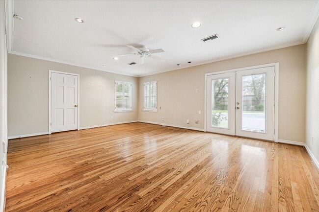 Building Photo - 5505 Holly Springs Dr