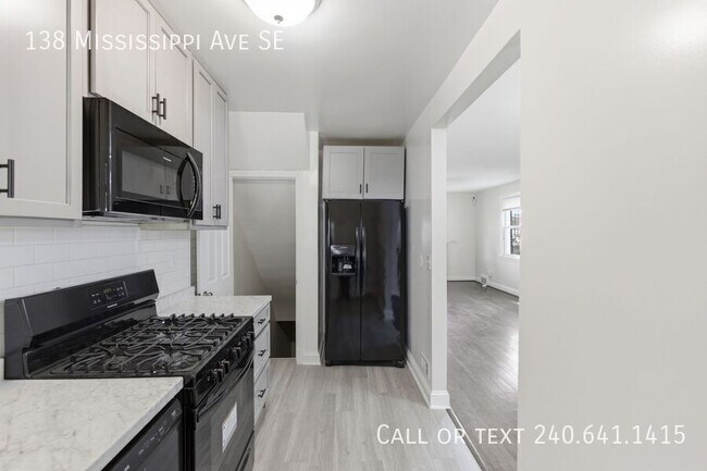 Building Photo - 138 Mississippi Ave SE