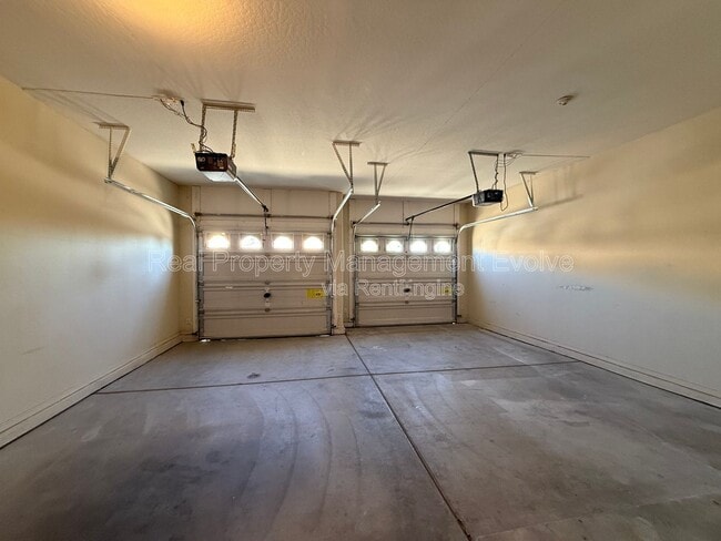 Building Photo - 2006 N 106th Ave