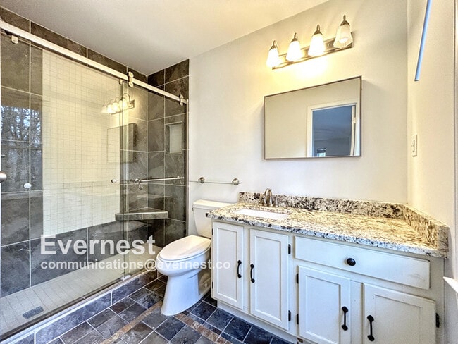 Building Photo - Beautiful 4-Bedroom Home with Modern Comforts / Pet-Friendly / Vouchers Accepted / Available Now!