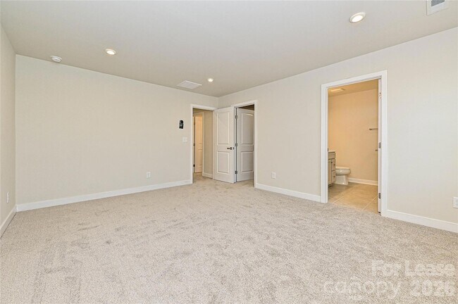 Building Photo - 7637 Griffins Gate Dr SW