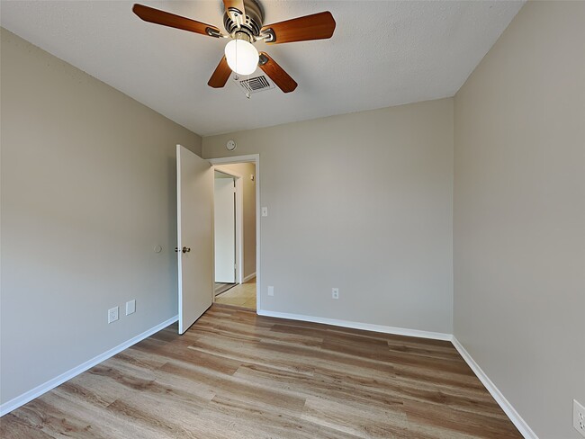 Building Photo - 7410 Soledad Dr