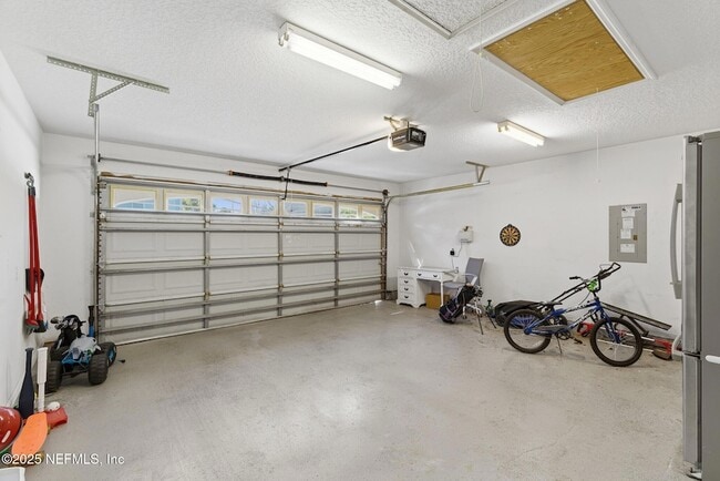 Building Photo - 128 Seminole Rd