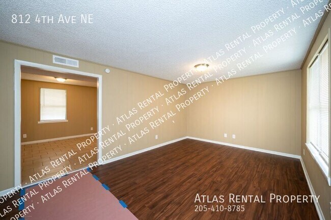 Building Photo - 812 4th Ave NE