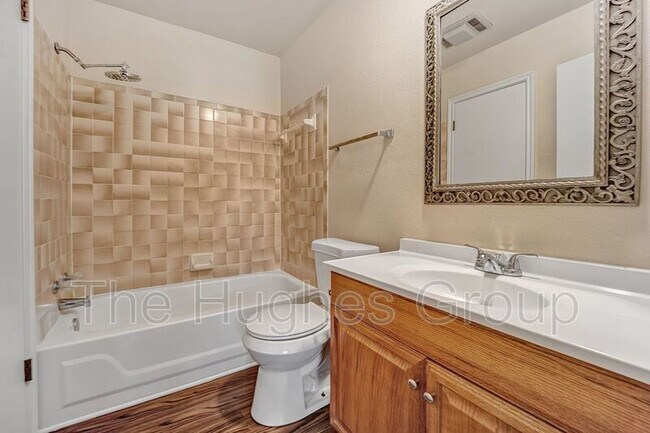 Building Photo - 155 Marilyn Dr