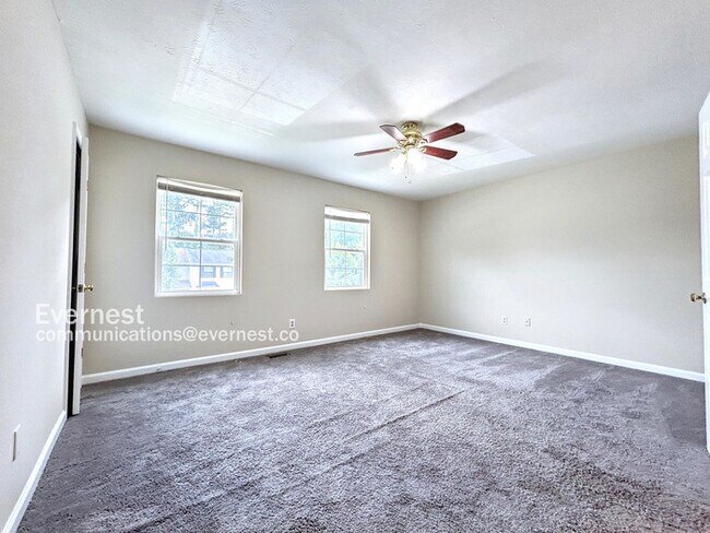 Building Photo - 1461 Springleaf Cir SE