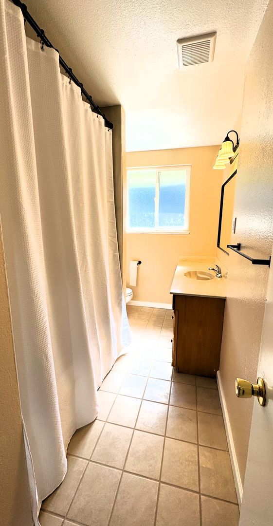 Building Photo - 3-Bedroom Home with Spacious Backyard Available to move in April 1