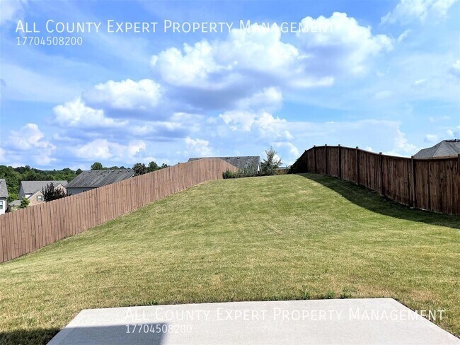 Building Photo - 4845 Frontier Dr