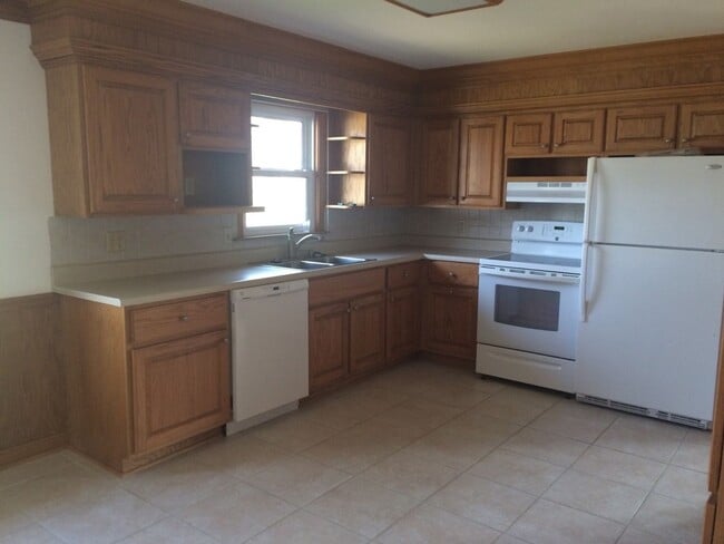 Building Photo - 1358 Pottery Rd