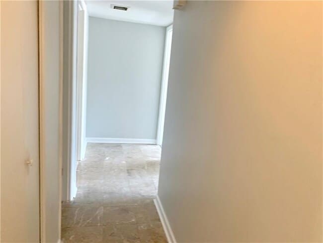 Building Photo - 145 Northwood Dr