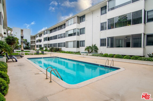 Building Photo - 8701 Delgany Ave