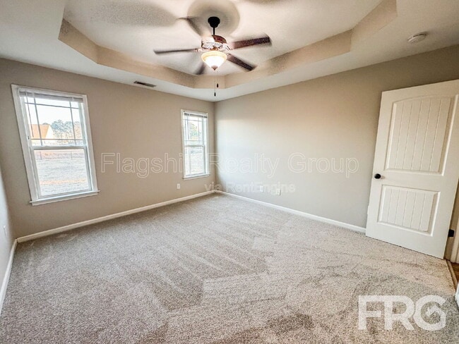 Building Photo - 200 Willow Pond Dr