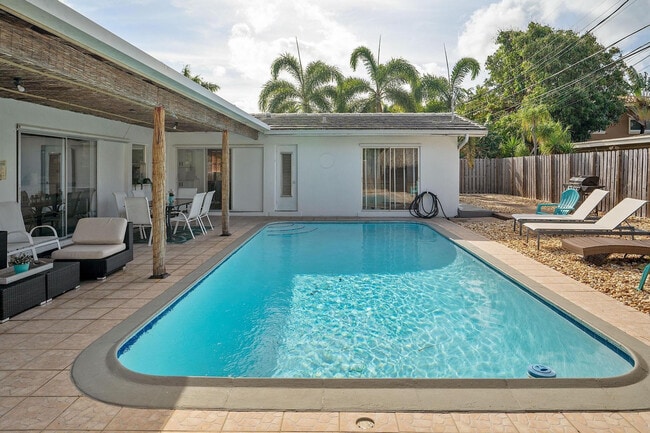 Building Photo - 3221 Spanish River Dr