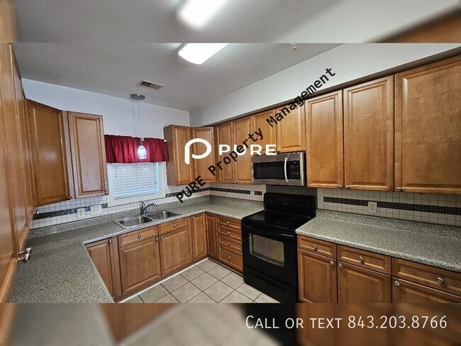 Building Photo - 3 bedroom N. CHS LAKE VIEW AVAILABLE NOW!!!