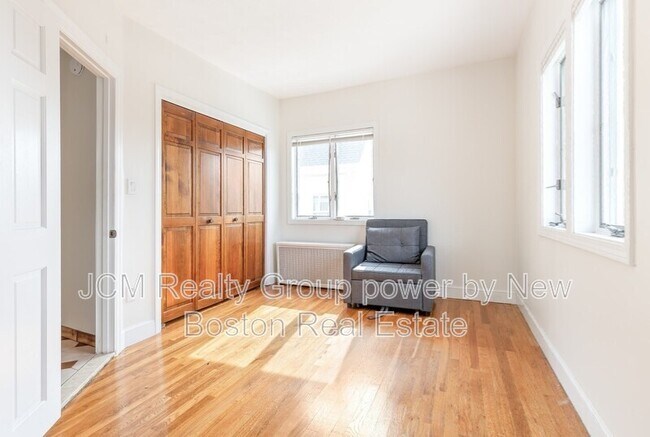 Building Photo - 18 Bailey St