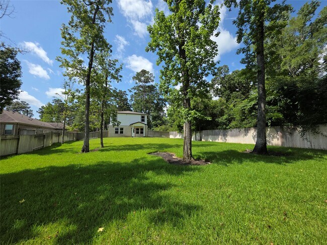 Building Photo - 110 Elm