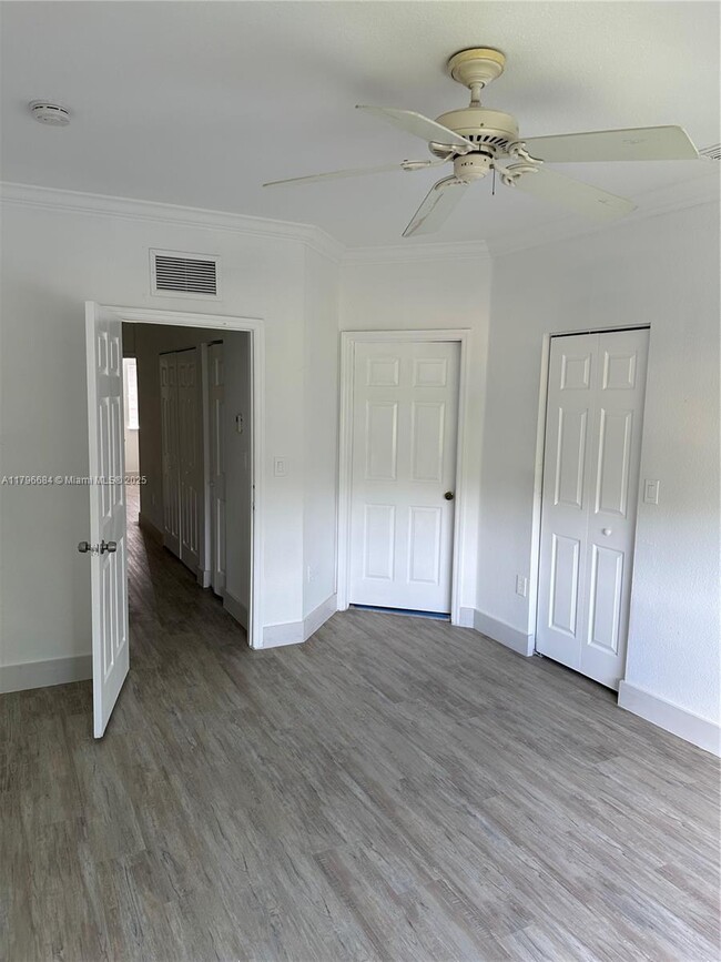 Building Photo - 4513 Woodland Cir