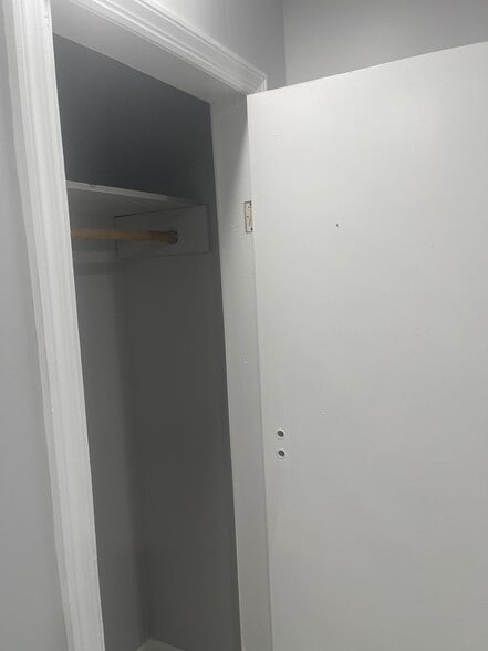 Building Photo - 51 Oakland Ter