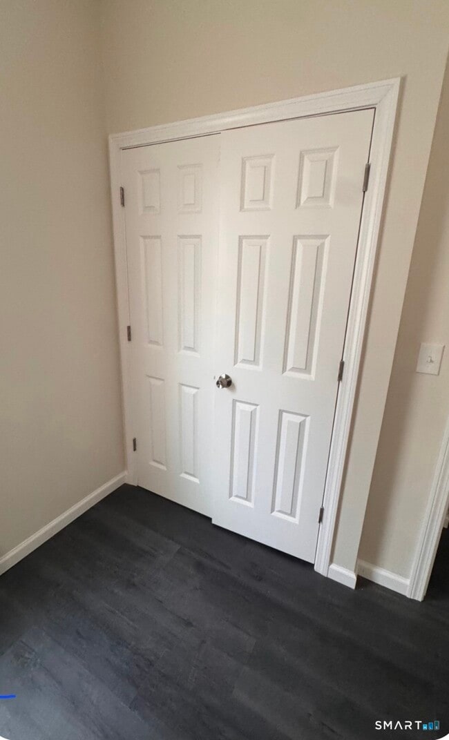 Building Photo - 48 Brook St