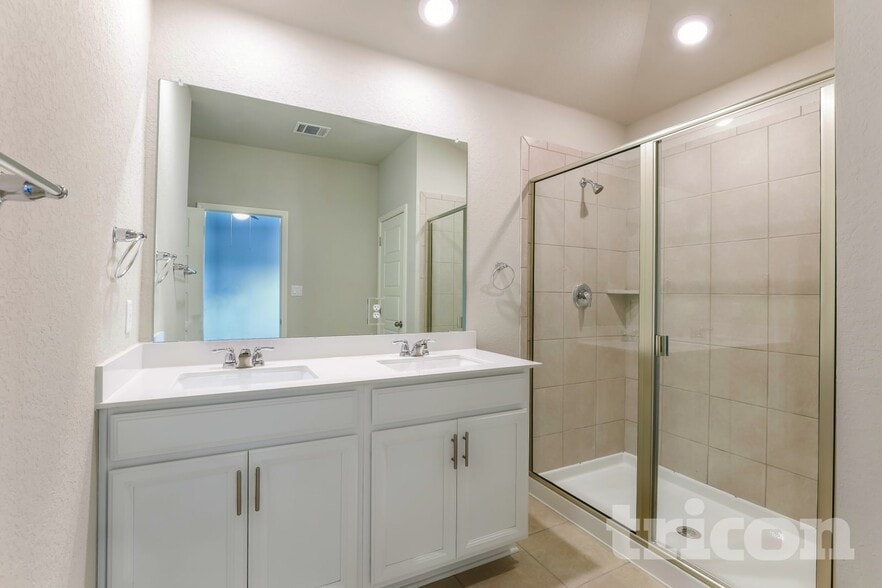 Building Photo - 13515 Emerson Wy