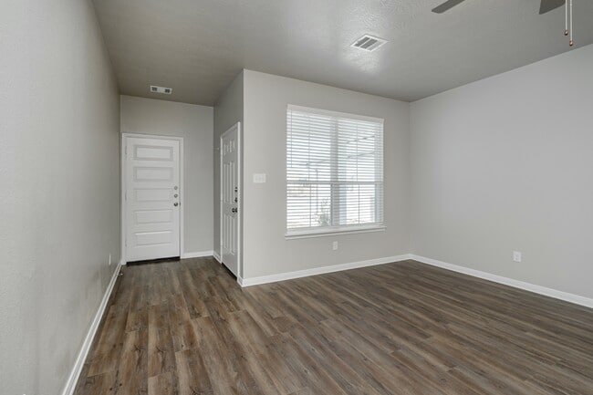 Building Photo - 1115 Trellis Pass