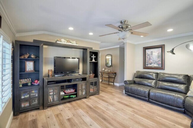 Building Photo - Beautiful 3 bedroom,  Single Family Home in Westside Gilroy