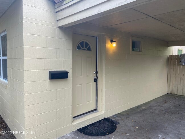 Building Photo - 2158 Spring Park Rd