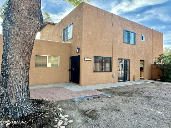 Building Photo - 6536 Calle La Paz