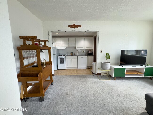 Building Photo - 19 Leroy Pl