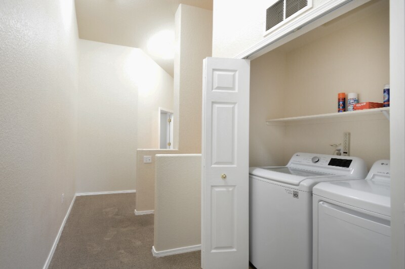 Building Photo - 1038 Cheyenne Blvd