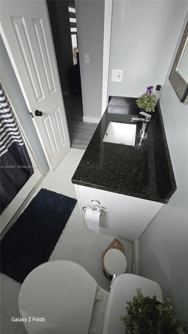 Building Photo - 7817 Fairway Blvd