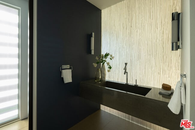 Building Photo - 1166 Angelo Dr