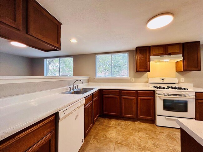 Building Photo - 7613 Navarro Pl