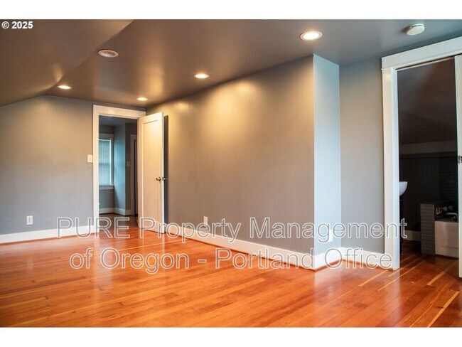Building Photo - 5311 NE 30th Ave