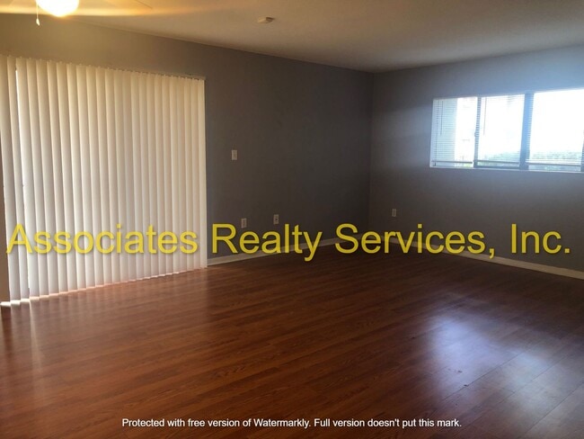 Building Photo - Cute 2Bed/2Bath in Concordia!