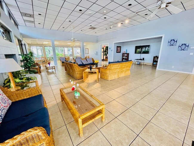 Building Photo - 2297 SW 15th St