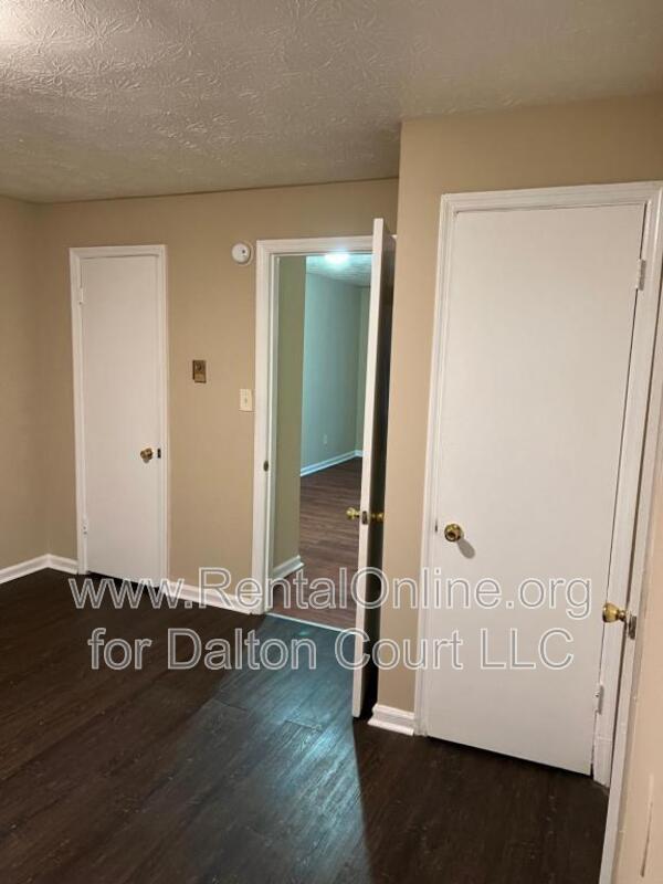 Building Photo - 1972 Cambridge Dr