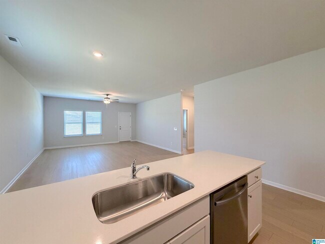Building Photo - 22869 Dashwood Ln