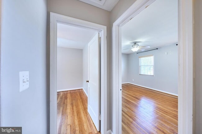 Building Photo - 2319 Riverview Terrace