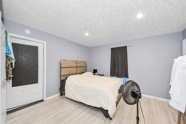 Building Photo - 2638 S Camden Pkwy