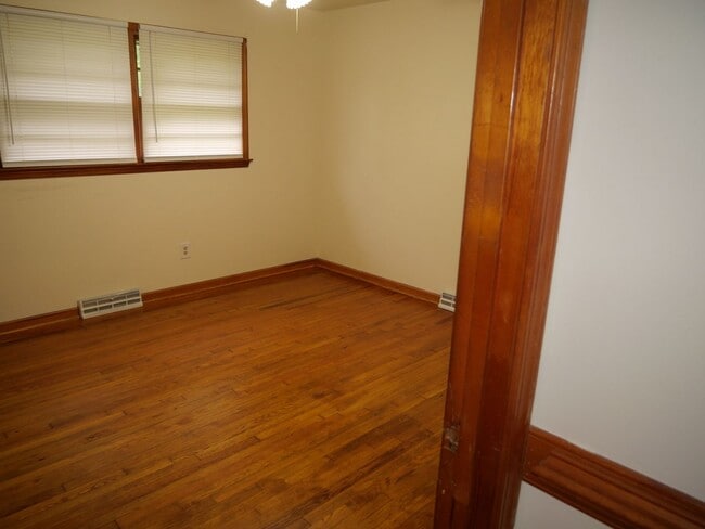 Building Photo - 1642 Wingfield Dr