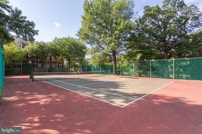 Building Photo - 2961 S Columbus St