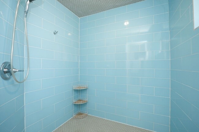 Building Photo - 2215 Cleburne St